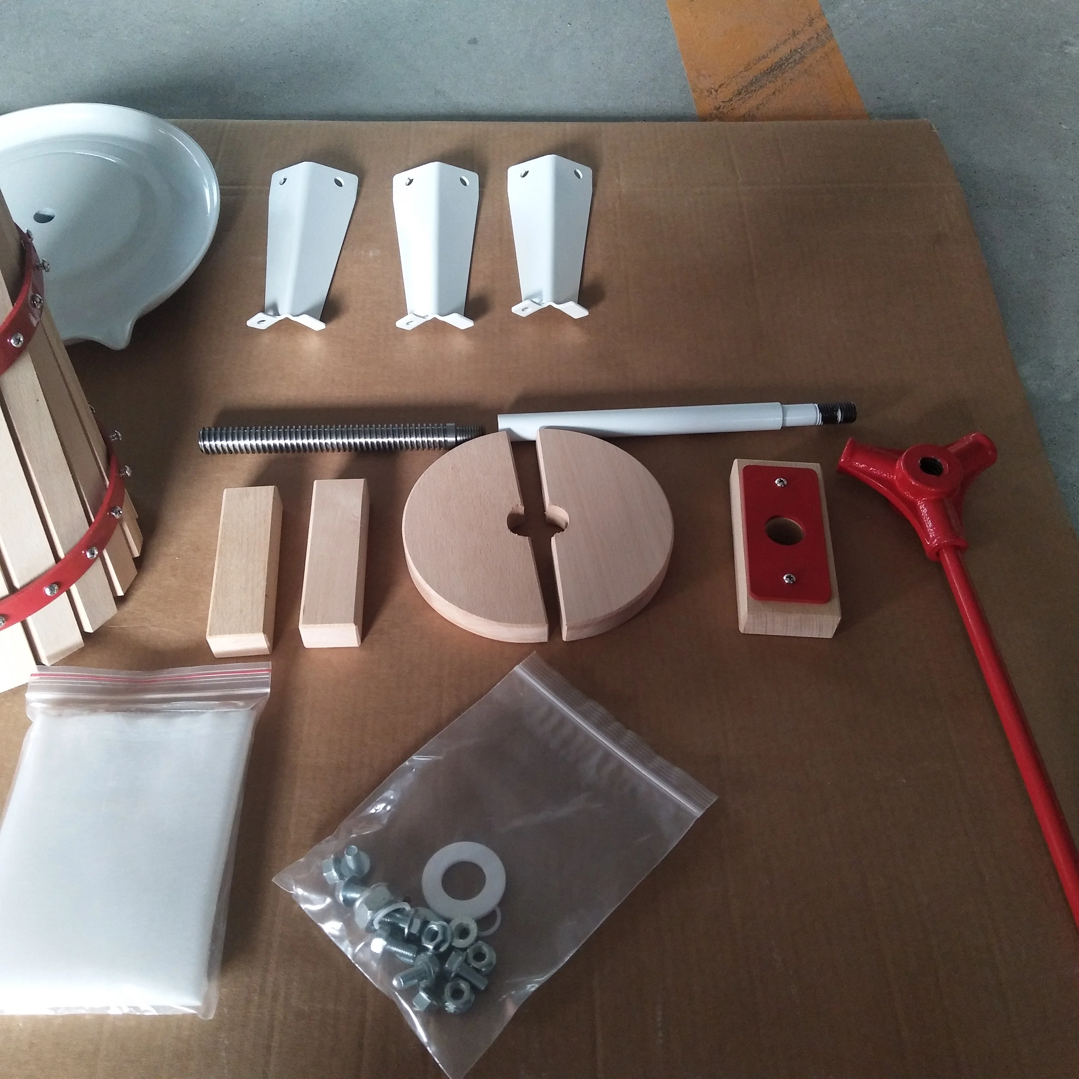 High Quality  6L Classical fruit press juicer grape wine filtermanual press for home use