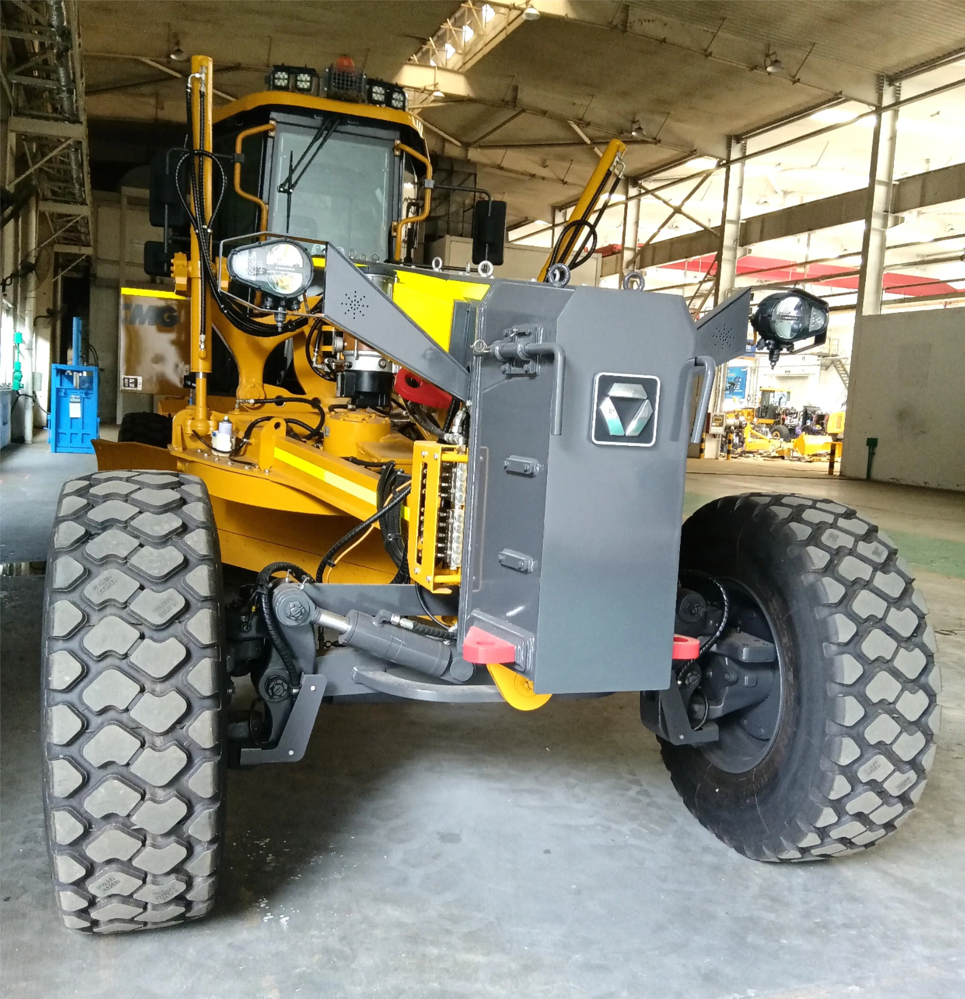 XCMG Официальный китайский грейдер machineGR2605 260HP моторный используемый в наличии