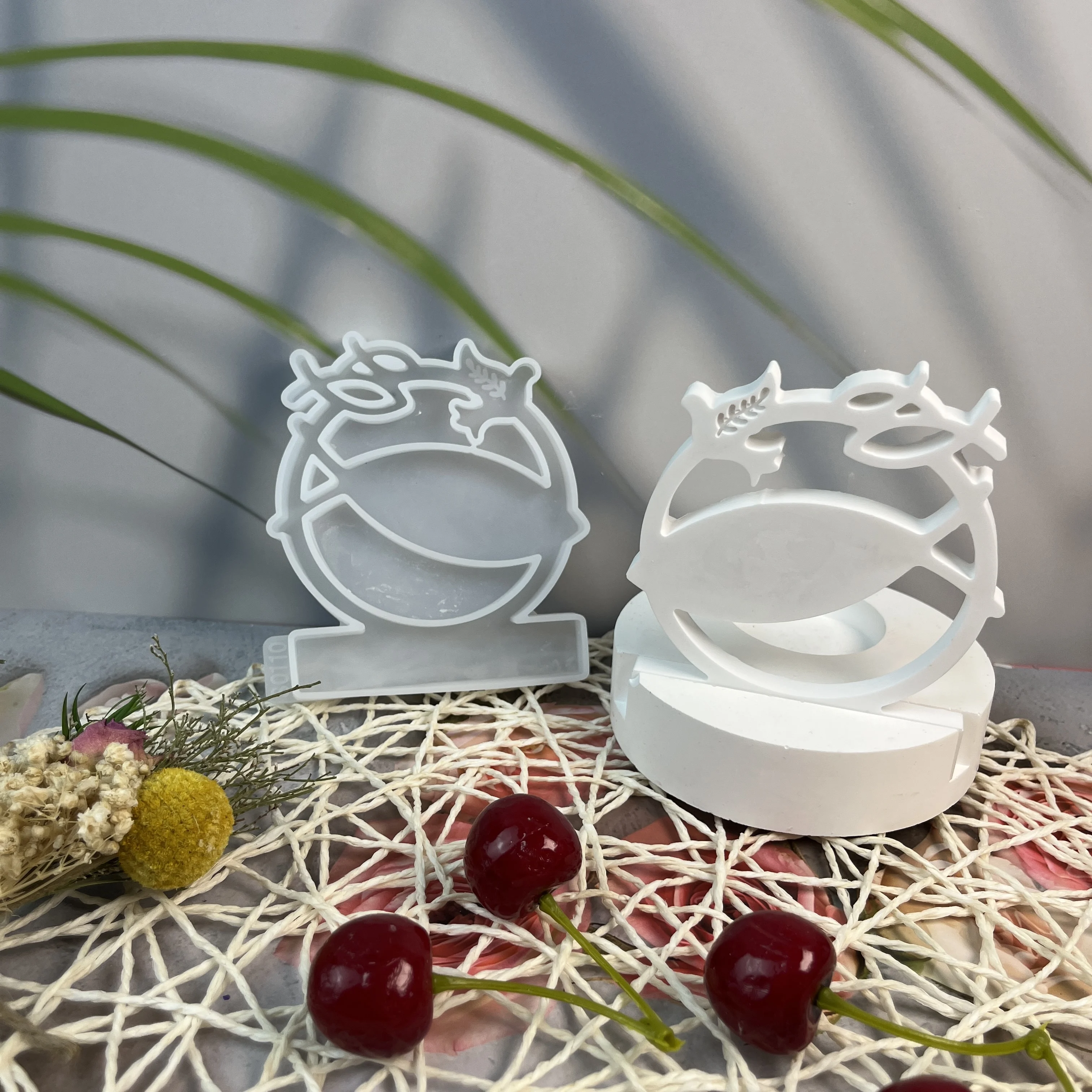 S0110 The fish table holder candle holder insert in the circle is a silicone mold ornament Silicone casting mould clean chic