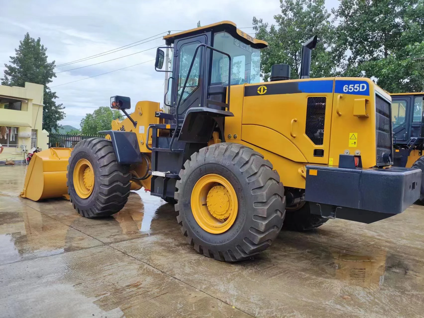 Brand New 5 Tons SEM655D Wheel Loader with Hammer Breaker and Air Conditioner for sale to Bolivia