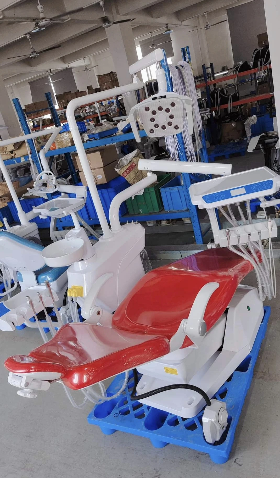 Factory Wholesale price dental Treatment unit dental gift chairs with LED sensor light