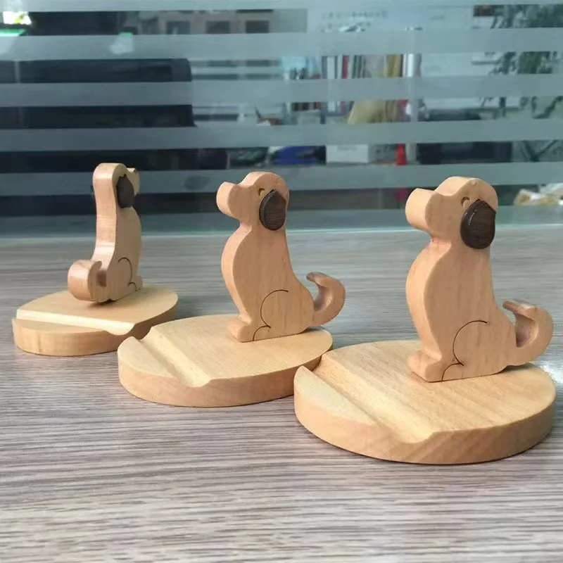 Creative Wooden Mobile Phone Stand in Beech Pony and Toma Back Mounted Coin Design for Dogs