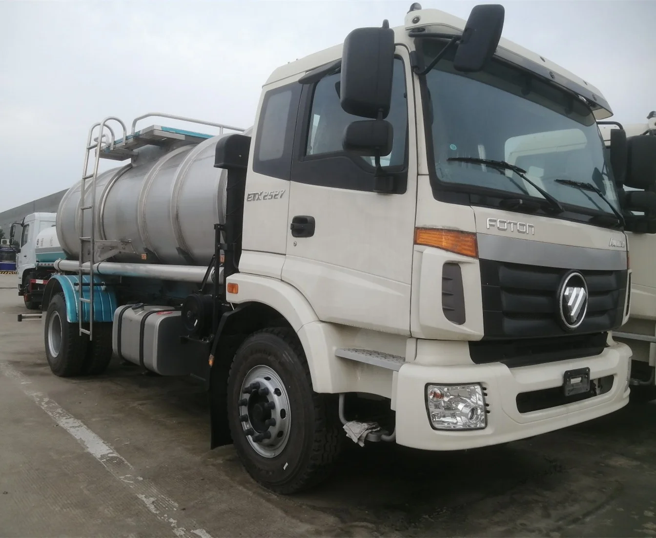 Limited Time Promotion Milk and Drinking Water Tank Truck Stainless Steel Tank 10000 litre Water Tank Truck IN STOCK for Sale