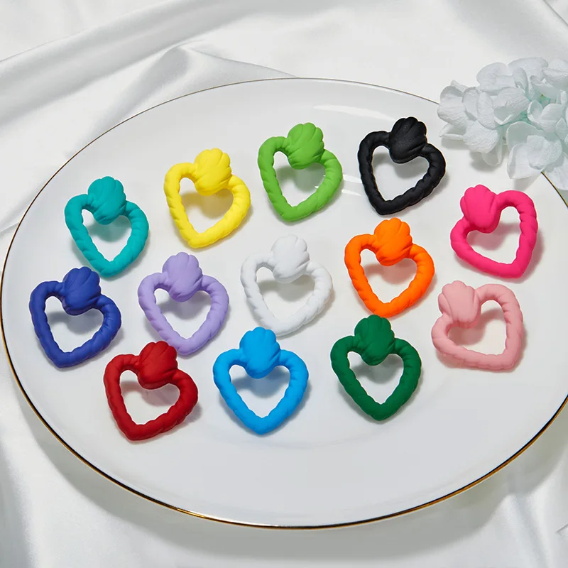 FineToo New acrylic candy colored heart-shaped spray painted earrings resin heart  Stud Earrings for Women