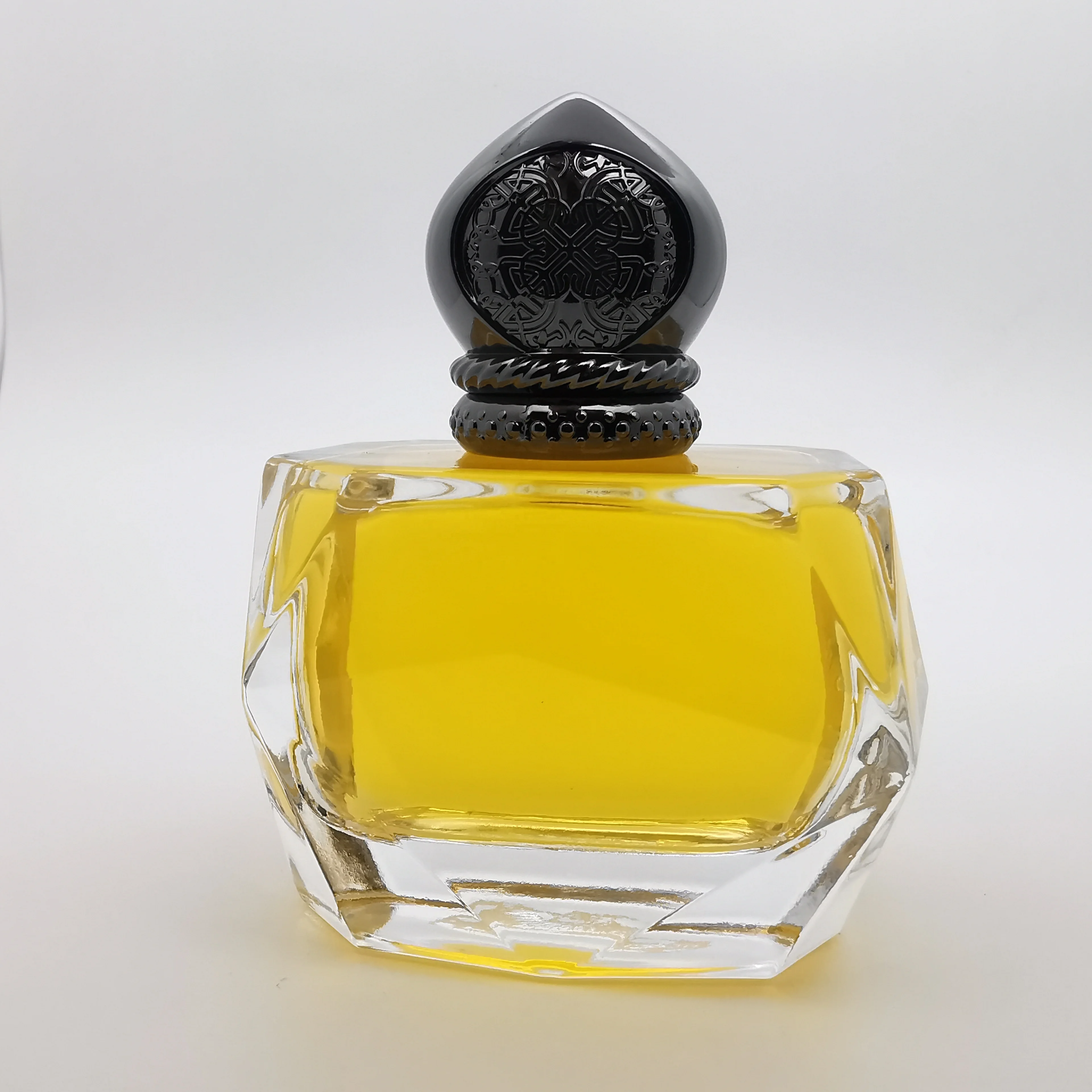 China Manufacturer Custom Perfume Cover Design Metal Zamac Perfume Cap Wholesale Perfume Lids