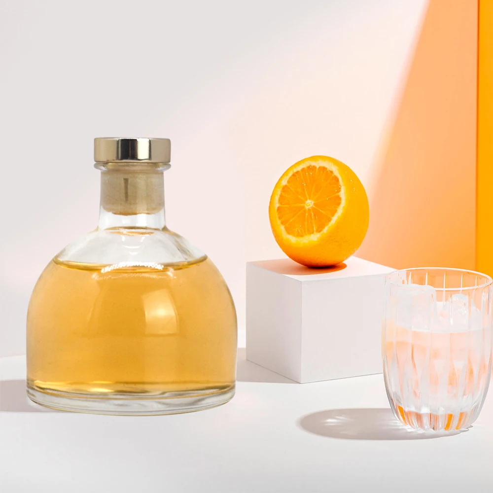 Wholesale BEST  500ml 700ml 750ml whiskey vodka glass bottle 700ml spirit glass liquor bottle with cork