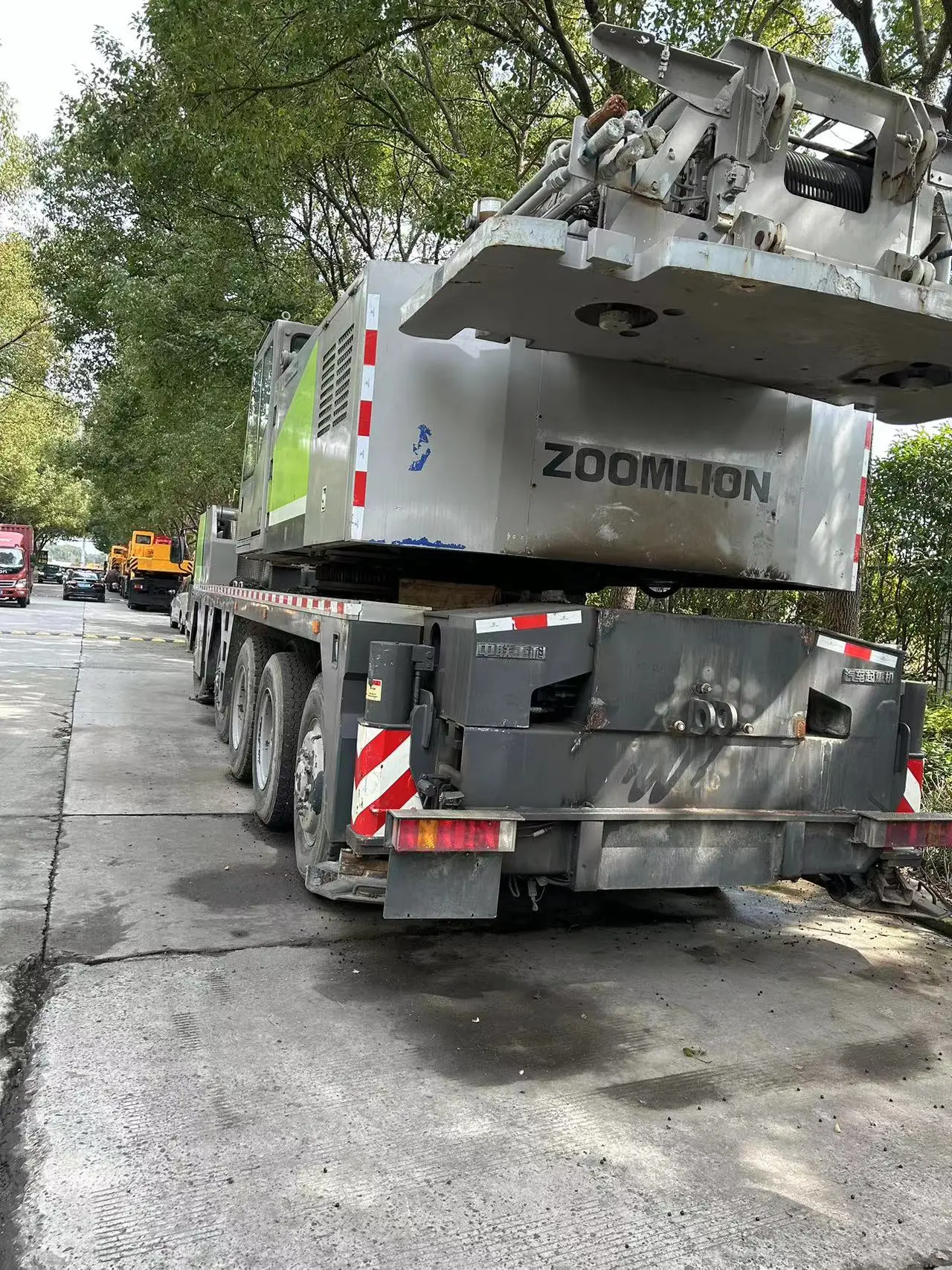 ZTC1100 100ton Zoomlion Used truck crane Construction 110 ton Truck Mounted Crane construction lifters used 110 ton crane