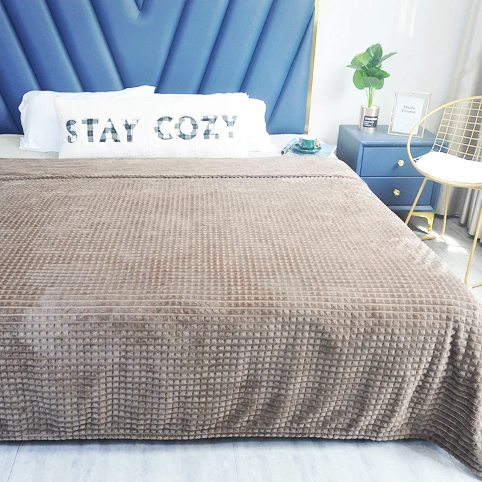 Wholesale Custom Large Soft Flannel Fleece Lightweight Blanket for Living Room Flannel Blanket