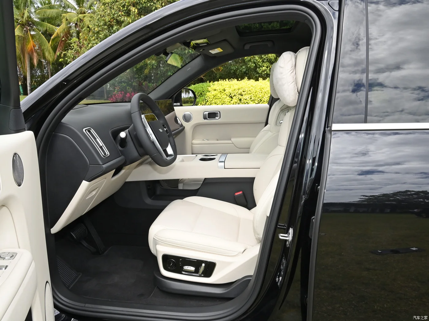 Latest Version 2024  New Lixiang L7 Ultra  Full Size  SUV Car Hybrid 5 Door 5 Seater Electric Vehicle New Energy Car Auto Cars