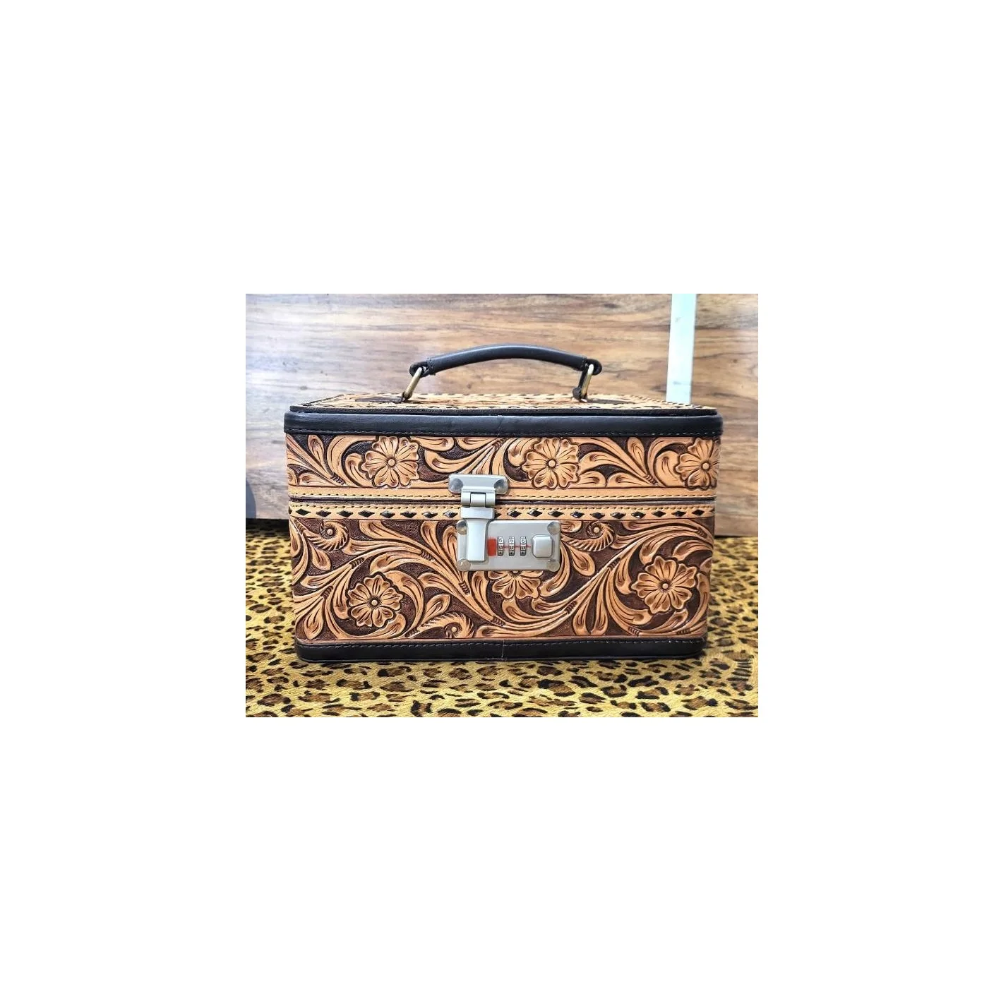 New Arrival Spacious Secured Western Style Large Tooled Leather Jewelry Box for Export Selling Available at Inexpensive Price
