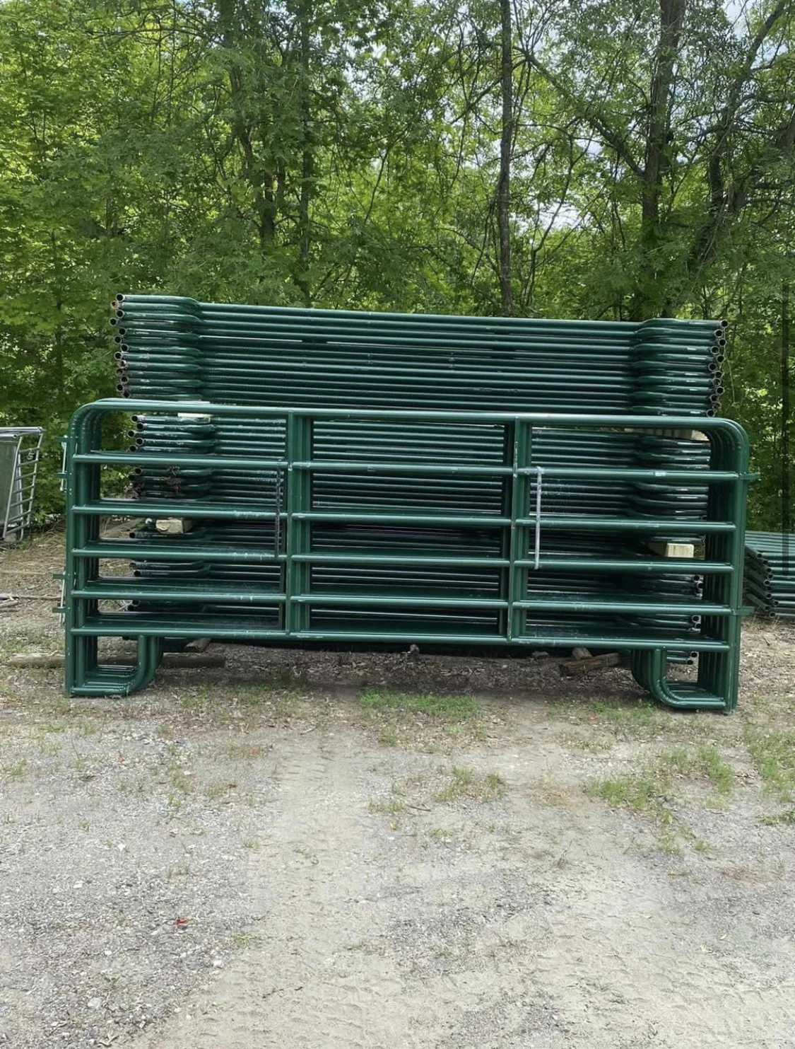 2023 High Quality Horse Corral Farm Fence Panels Cattle Panel On Farm