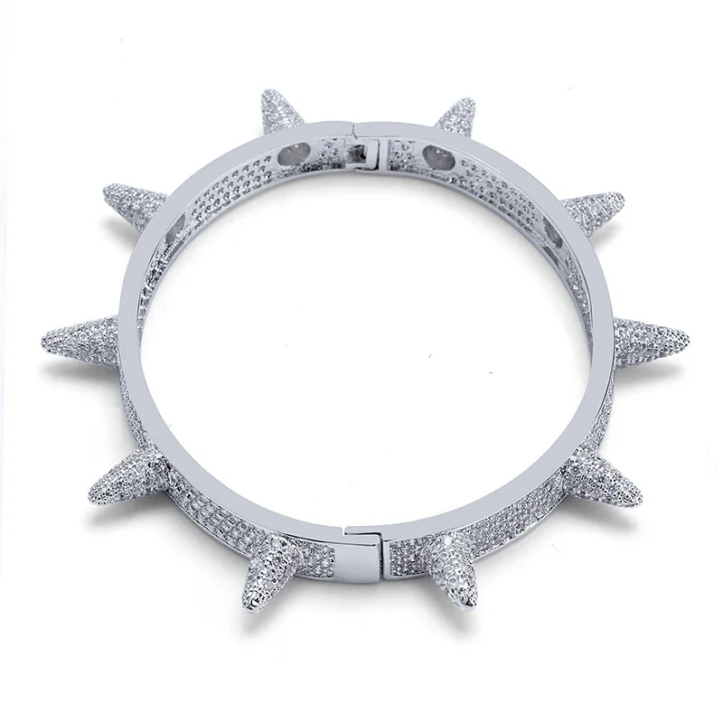 2024 Iced Out Spikes Bangles Rivet Cone Stud Cuff Twist Thorns Bracelets Cubic Zirconia Bling Personality Hip Hop Rap Jewelry
