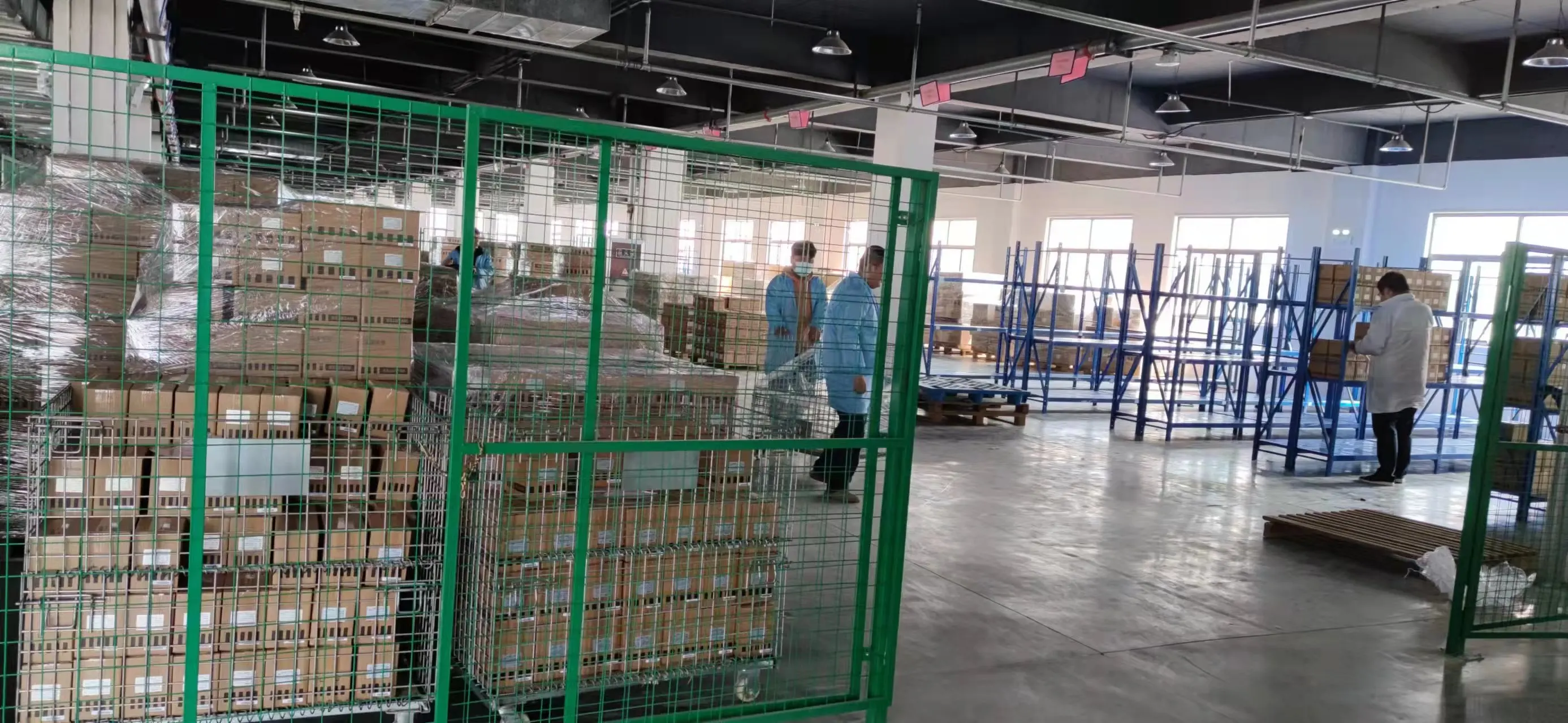 Water Pump Inverter Industrial Grade High Performance Three-phase 380V Single-phase 220v 1.5/2.2/3KW Motor Fan Governor