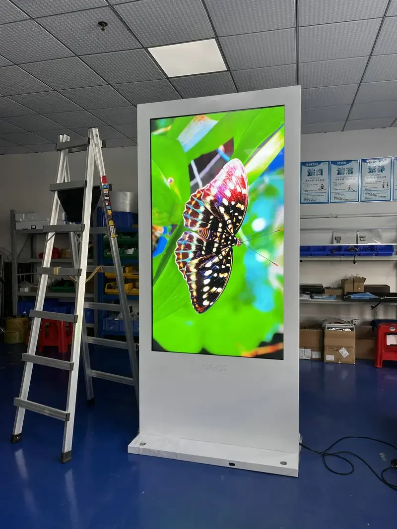Double Sides 75 Inch 3500Nits Outside Waterproof LCD Advertising Display Player Digital Signage Outdoor Totem Floor Stand  Kiosk