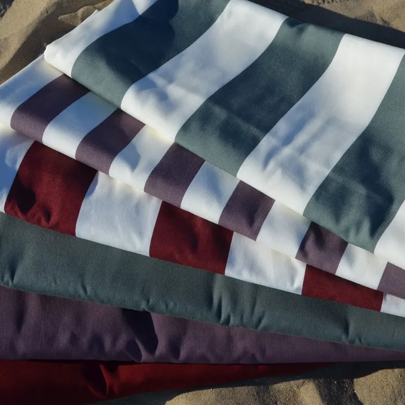 Large Lightweight Compact Foldable Polyester Wood Pole Sun Shelter Beach Fence Camping Beach Windbreaker Screen Tent