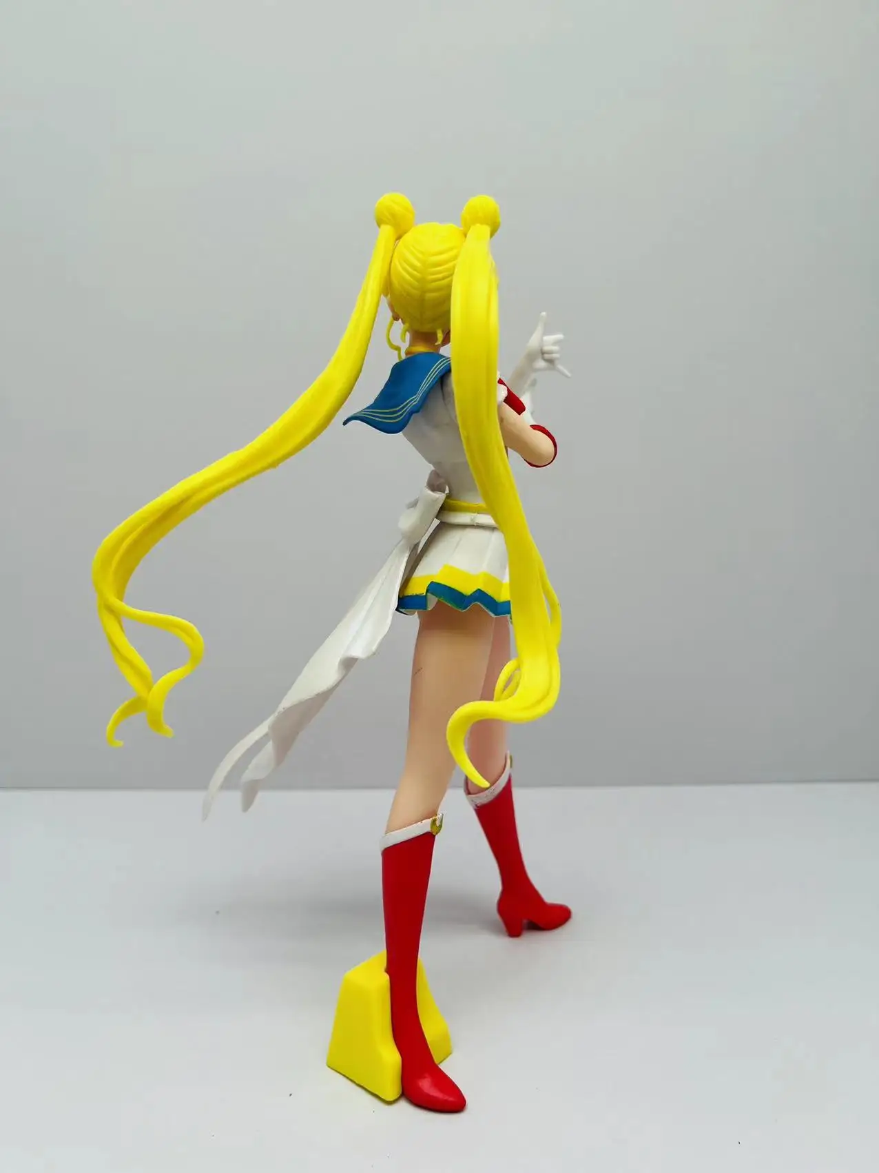 HUAYI 23CM Character PVC Anime Sailor Moon Action Figure Sailor Moon Version A Figure