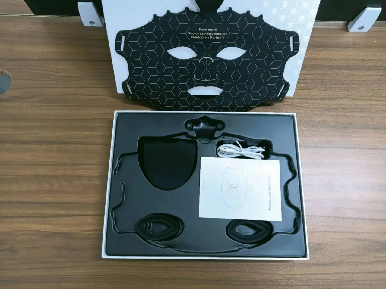 Popular Products 2024 Portable Led Face Mask 7 Colors 630nm Skin Care Silicone Led Light Beauty Facial Face Mask Light Therapy