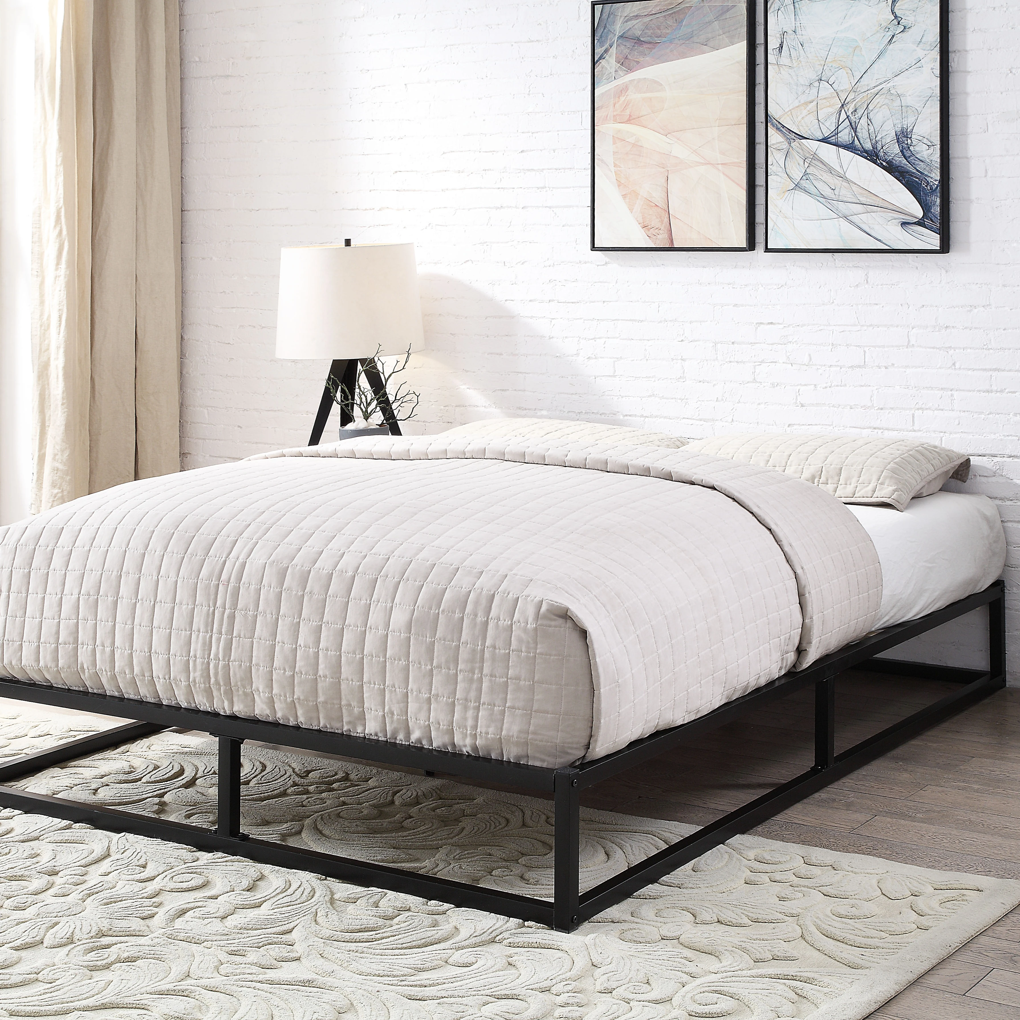 Modern Metal Iron Bed Frame with Sturdy Design for Bedroom