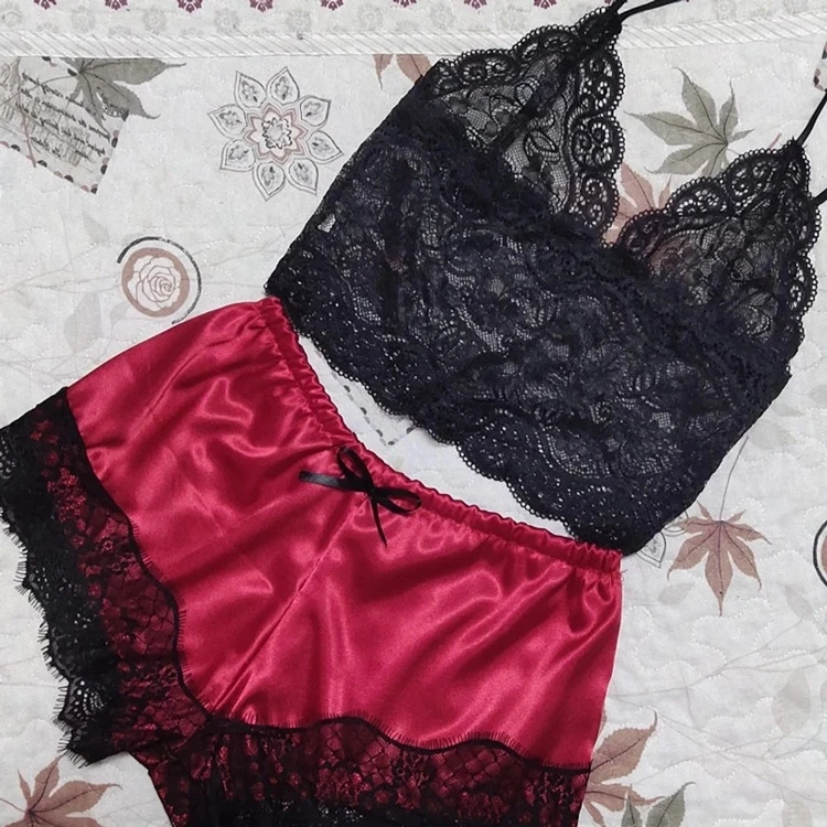 Женская шелковая кружевная Пижама с коротким топом и шортами, пижамный комплект на тонких бретельках, ночная одежда для взрослых, пижамный комплект из 2 предметов с вышивкой и оборками