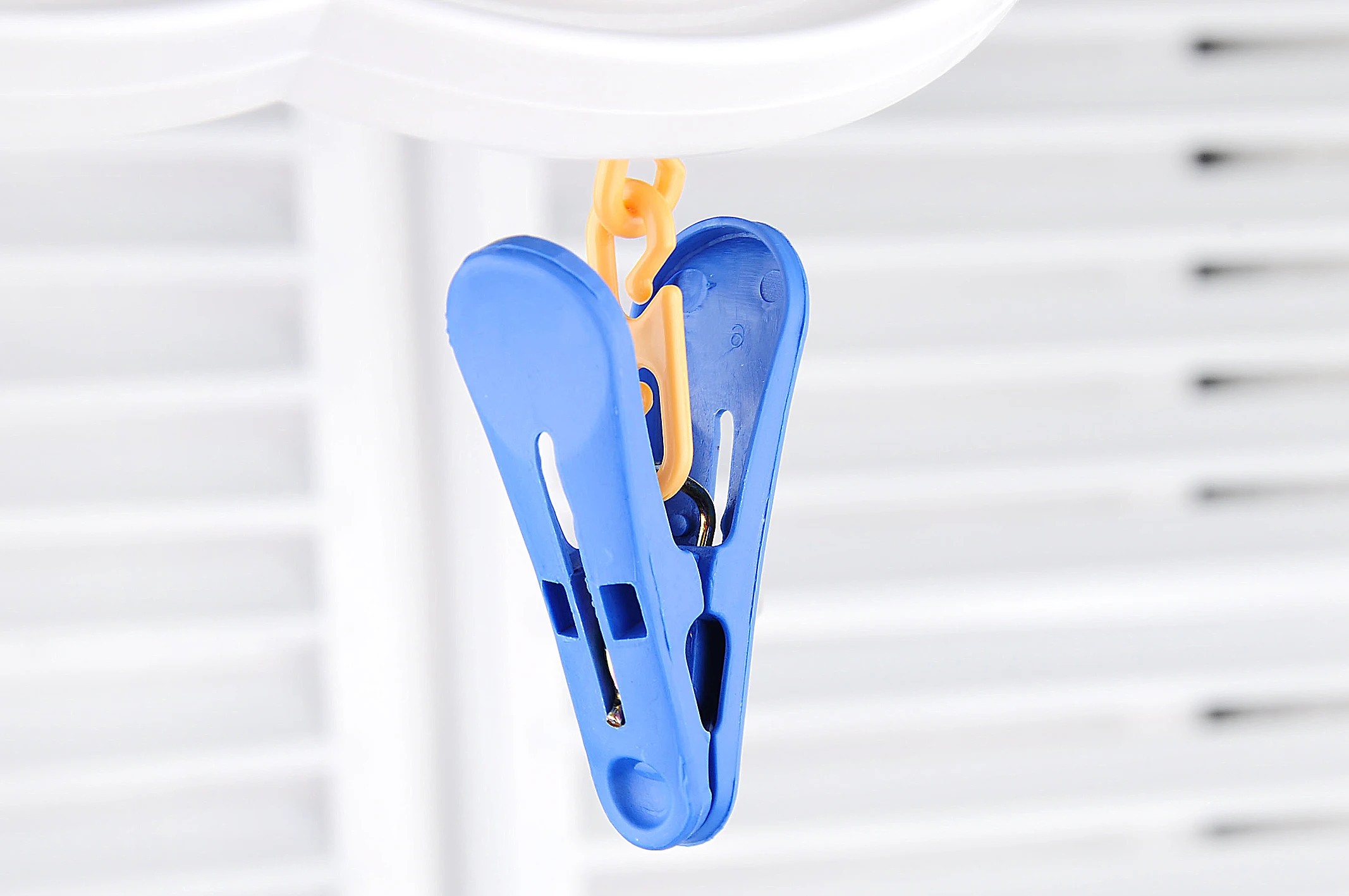16 Clip round Plastic Clothes Drying Rack with Steel Hook for Scarf Underwear Sock-Standing Type for Laundry Storage Bag Use