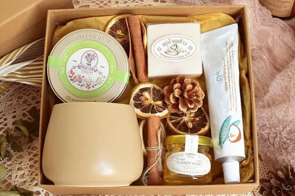 customized Souvenir trending compound  gift sets for women luxury encouragement get well soon  gifts set