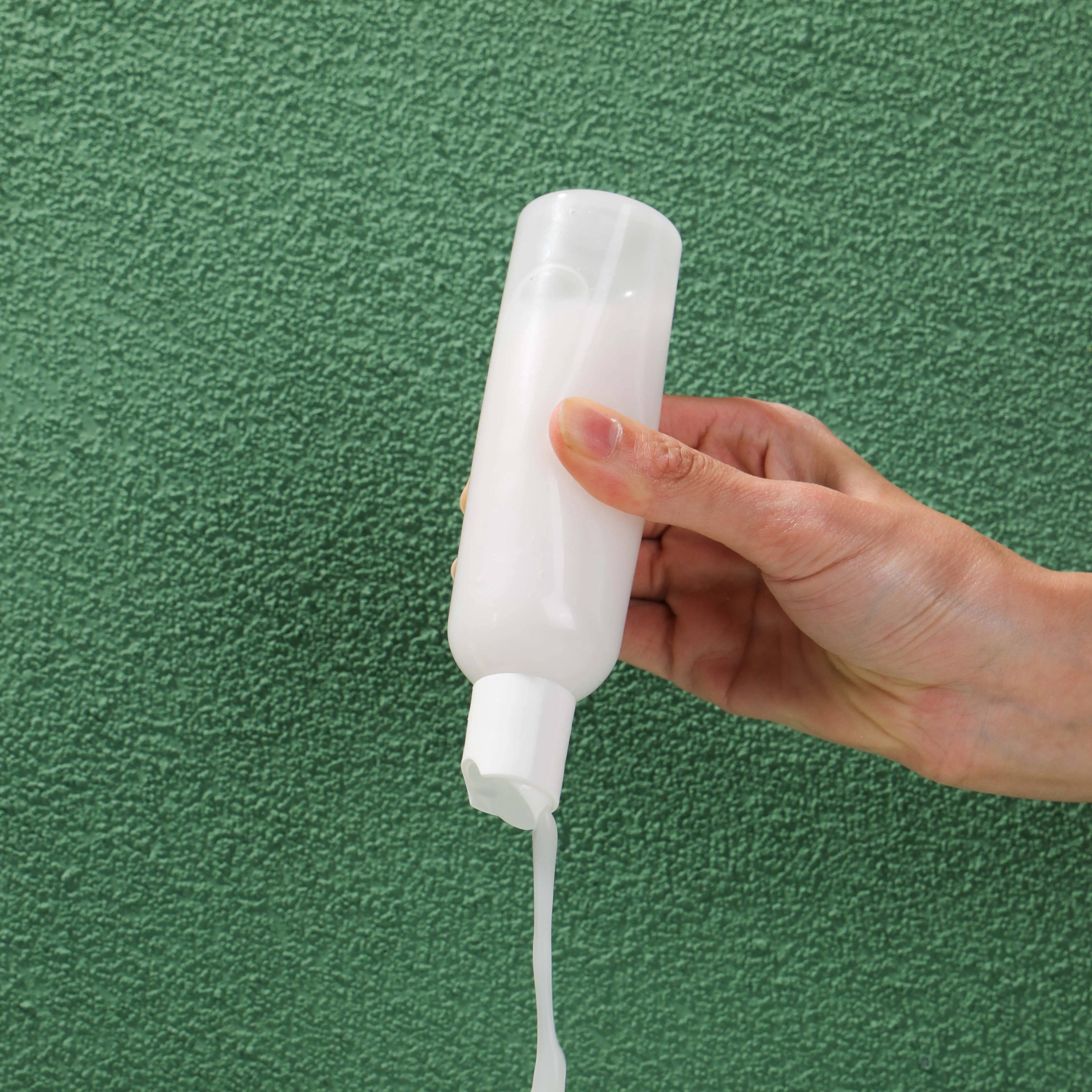 60ml 2oz 120ml 4 ounce Refillable with Black Press Down Disc Cap PET RPET Round Cosmo Plastic Bottle with Twist Tops