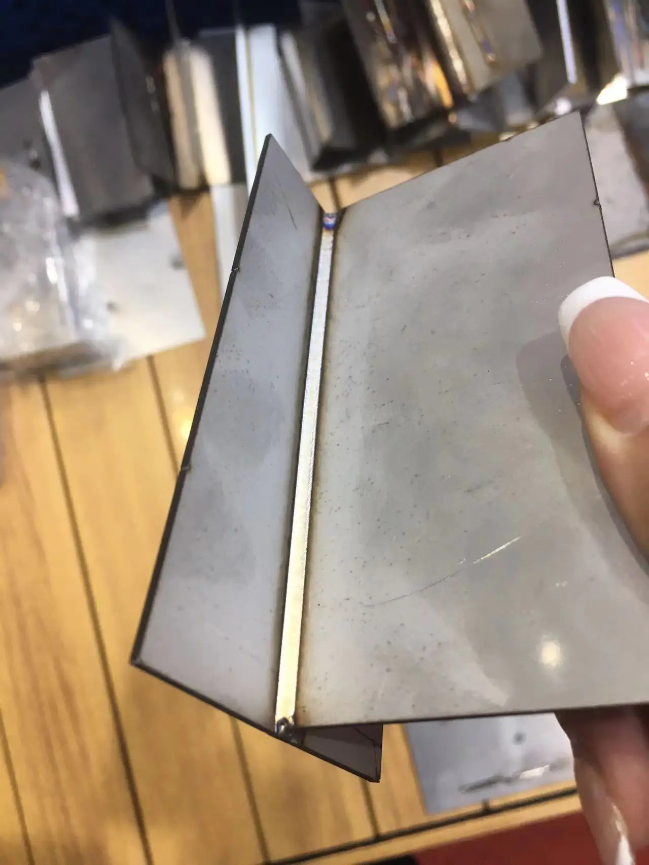 Canton Fair Promotion Automatic Wire Feed Laser Hand Held Welding Machine  Welded Aluminum Galvanize Mild Steel Brass SS MS