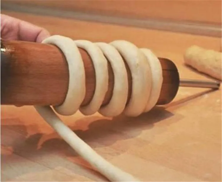 Hungarian Kurtos Kalacs machine Chimney cake oven /Grill Roll Oven