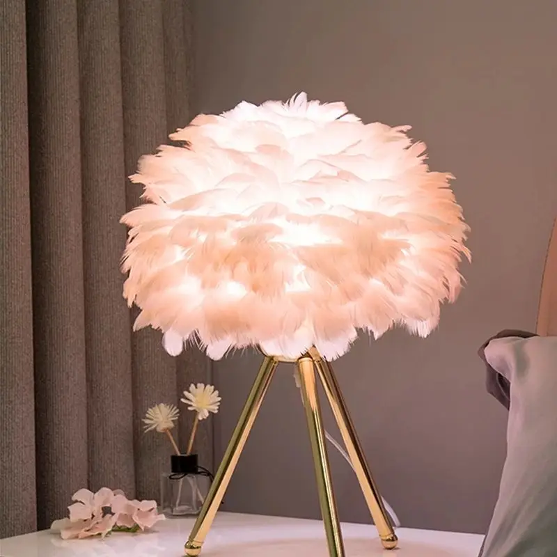 Goose Feather Bedside Table Lamp LED Electric 12 Metal Giftgirlsle Elegant Romantic Bedroom Warm Decoration Wedding Round Golden