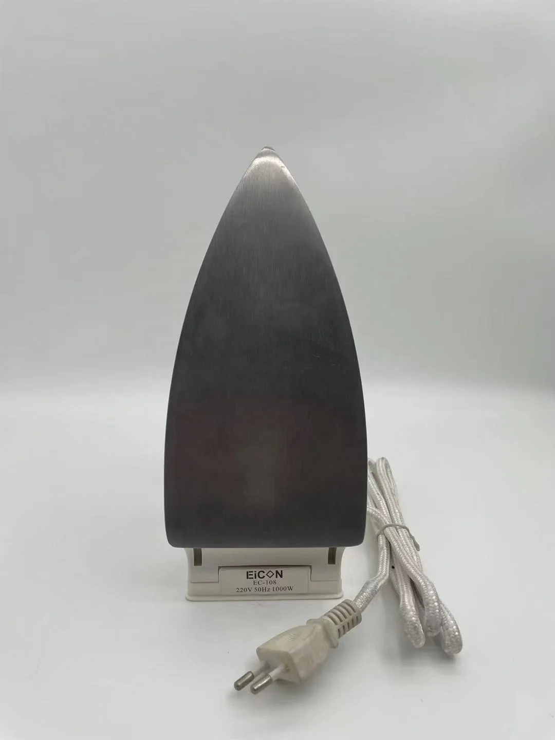 Jiema Electrical Appliance Factory, which has been exporting for 21 years, mainly produces a variety of electric irons