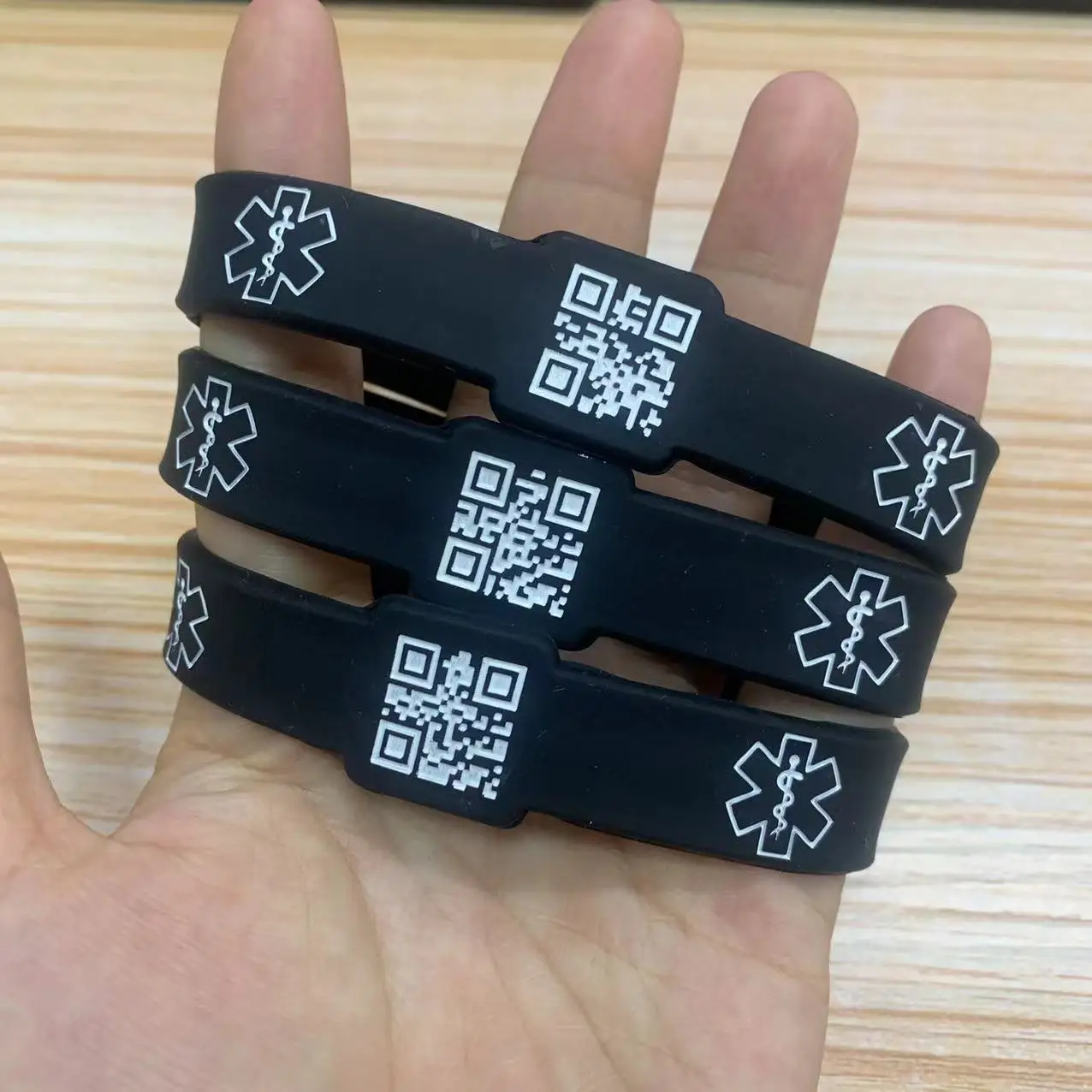 Пользовательские QR-Код Силиконовые браслеты на запястье резиновый браслет специальной формы оптом силиконовый