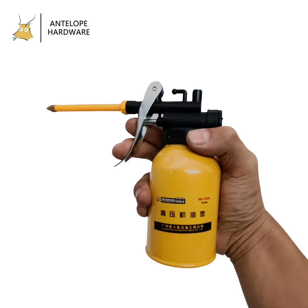 High Pressure Yellow Flexible Nozzle 300g Lubricating Oiler / Oil Can Spray Gun Pot Plastic Steel Pump Oiler
