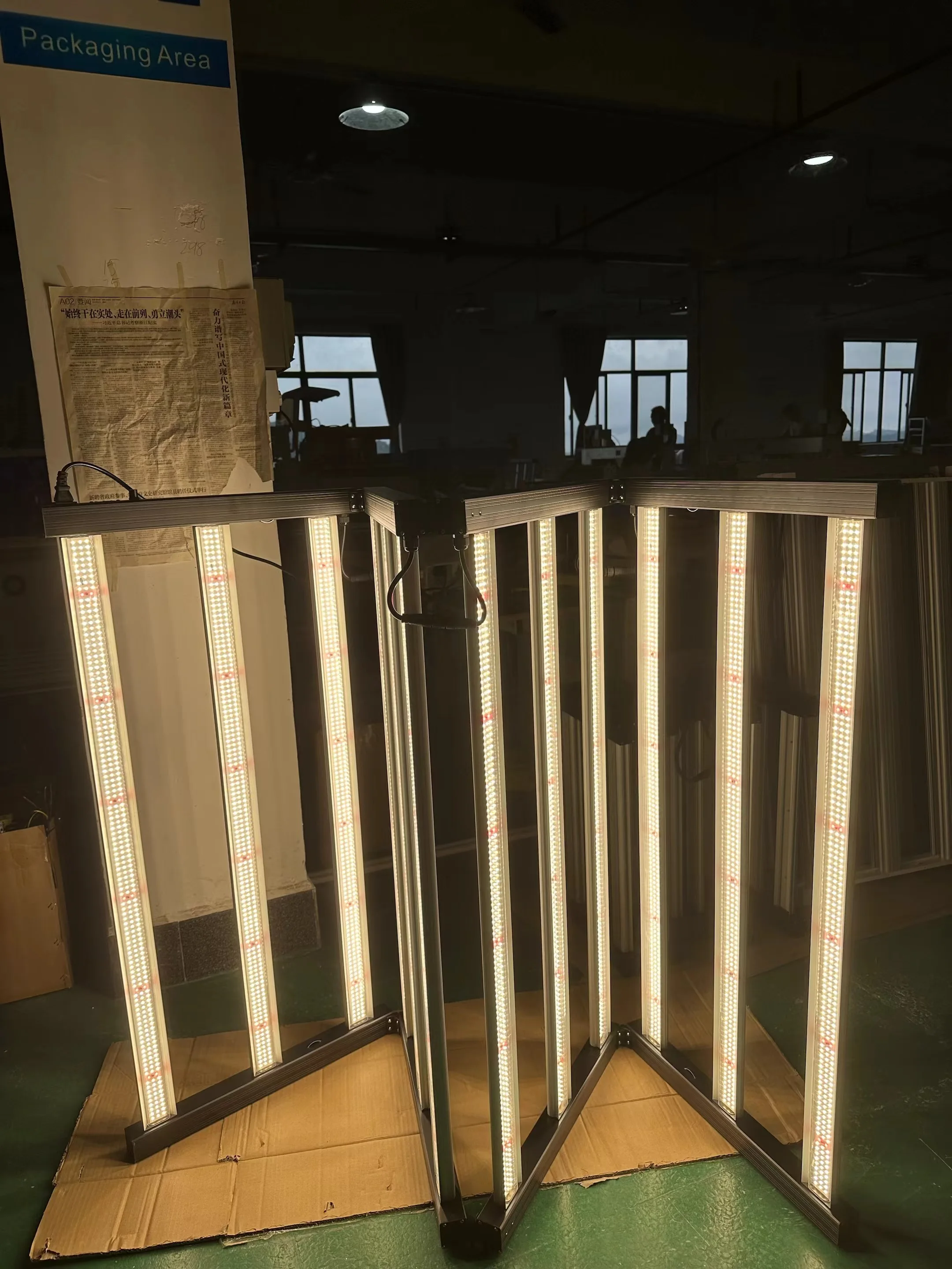 HZ 1400w Full Spectrum Plant Grow Lights Optimal for home Plant  Veg  Growth and Flower Bloom