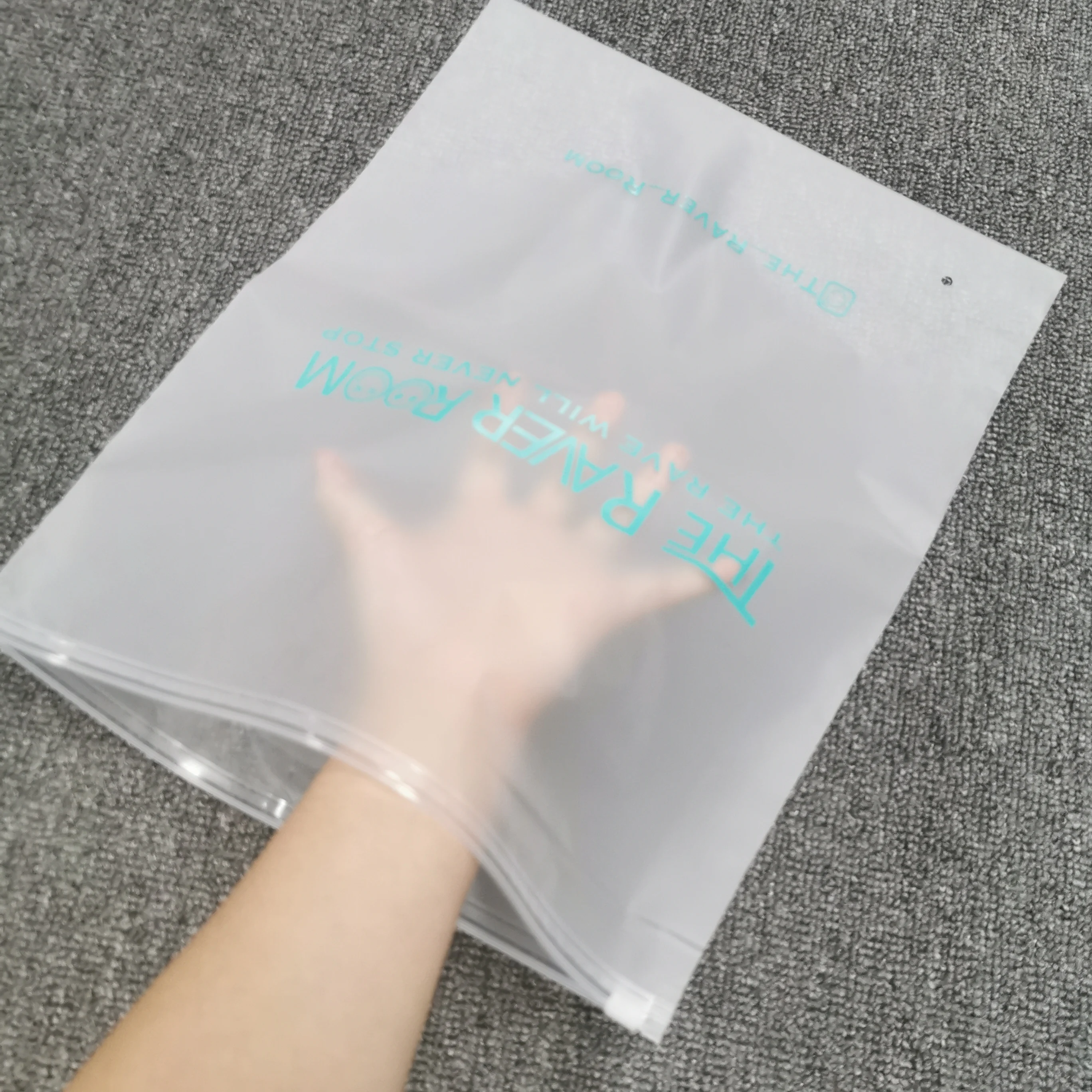 Wholesale clothing garment clothes t shirt packing zipper  lock style clear zipper plastic packaging bag