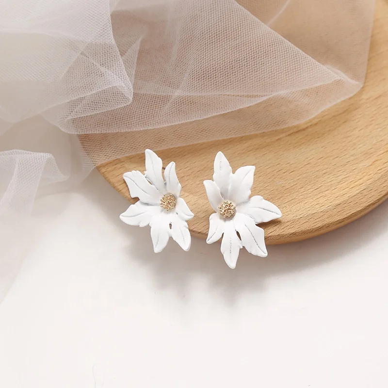 European Style Women Maple Leaf Earrings Large Ear Stud Statement Flower Earrings