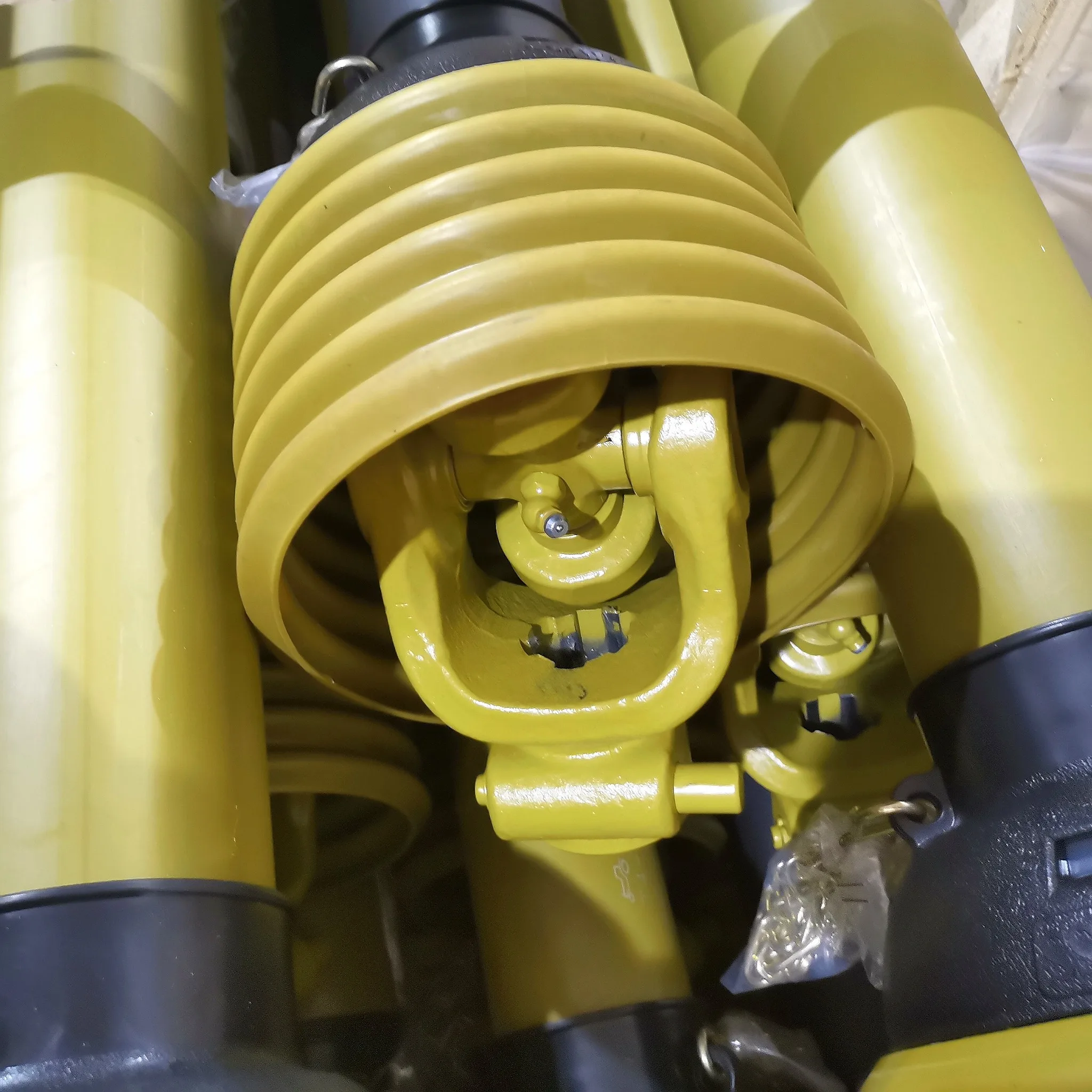 U joint drive shaft T1 800mm Agricultural Machinery PTO Shaft agricultural tractor 01B Push Pin Yoke with yellow wave cover