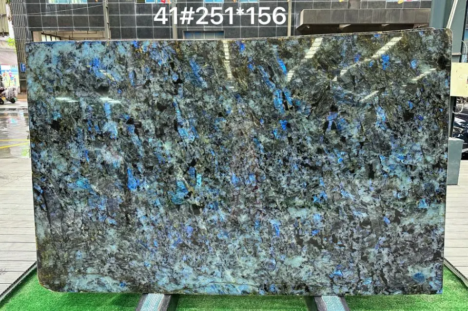 New Arrival Decorative Stone  Blue Emerald Granite Labradorite Blue Granite For Interior Wall Floor Slabs and Tiles