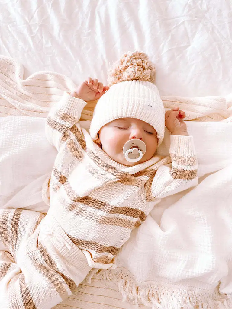 High Quality Newborn Baby Clothes Knitwear Chessboard Checked Plaid Two-pieces Knitted Sweater Set Long Sleeve Clothing Set