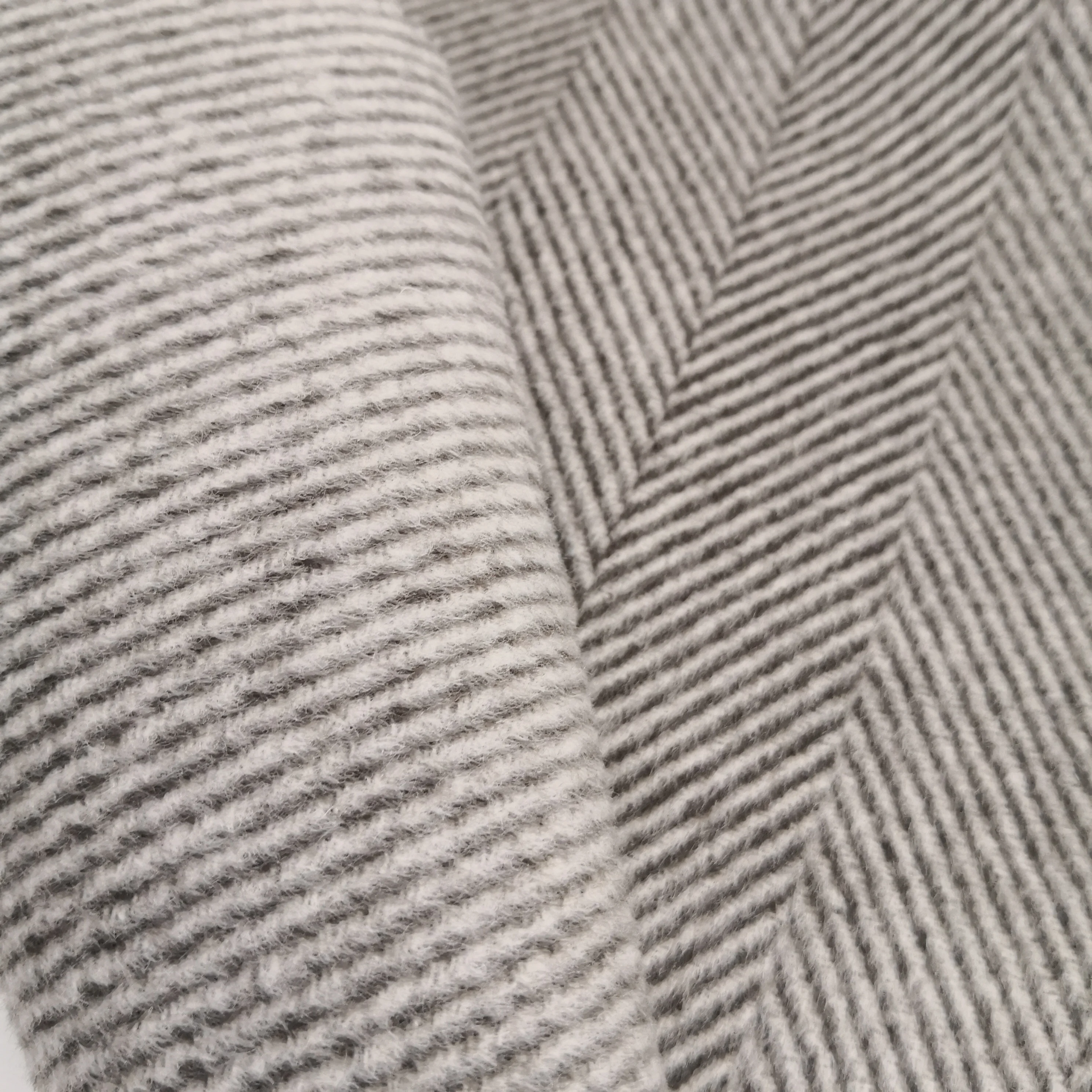 High Quality Merino Wool  70s Lambswool Woolen Fabric Style Pattern Coats  Weight Material