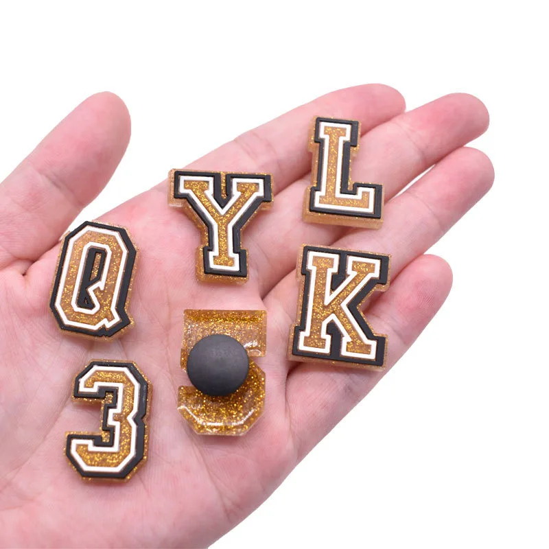 Wholesale Gold Glitter A-Z Metal letter Word Garden Shoes Clog Charm Charms Charms Bracelet