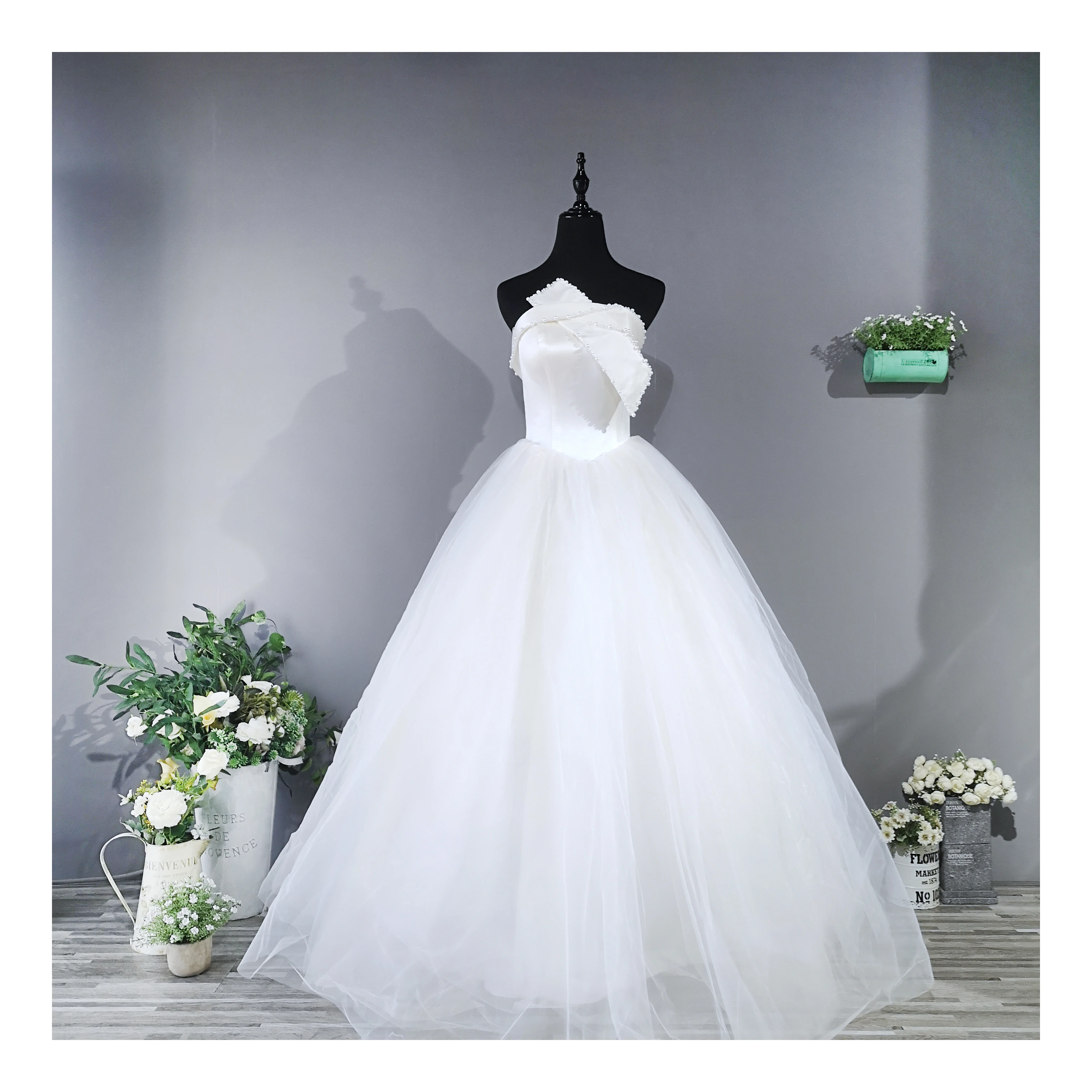 Luxury CrystalManufacturer Long Tail Ball Gown Turkey Istanbul Women Fashion Lace Simple Element wedding dress