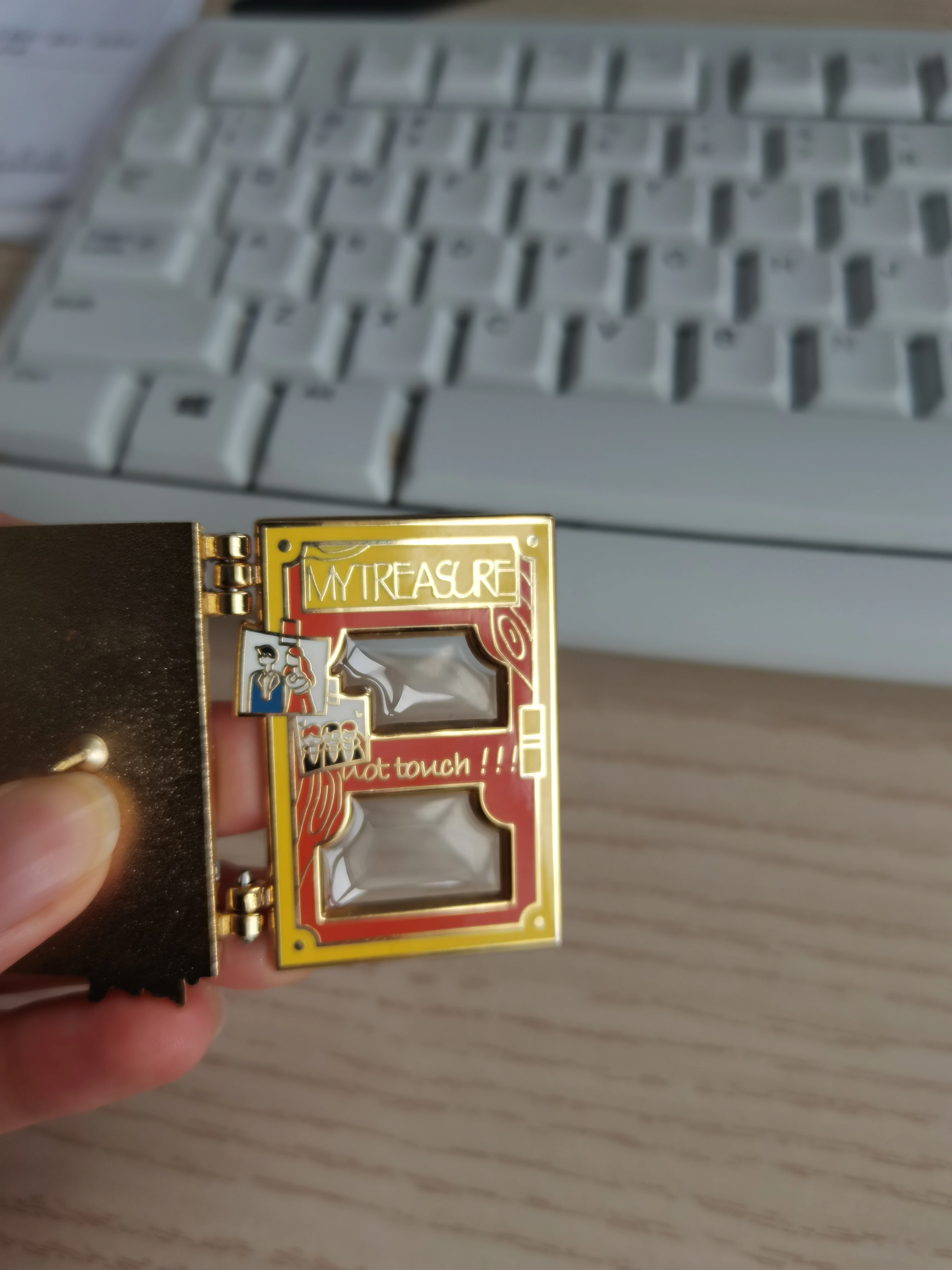 splendidcraft customized hard or soft enamel hinge  pins with sandblast or polished backside and clutches