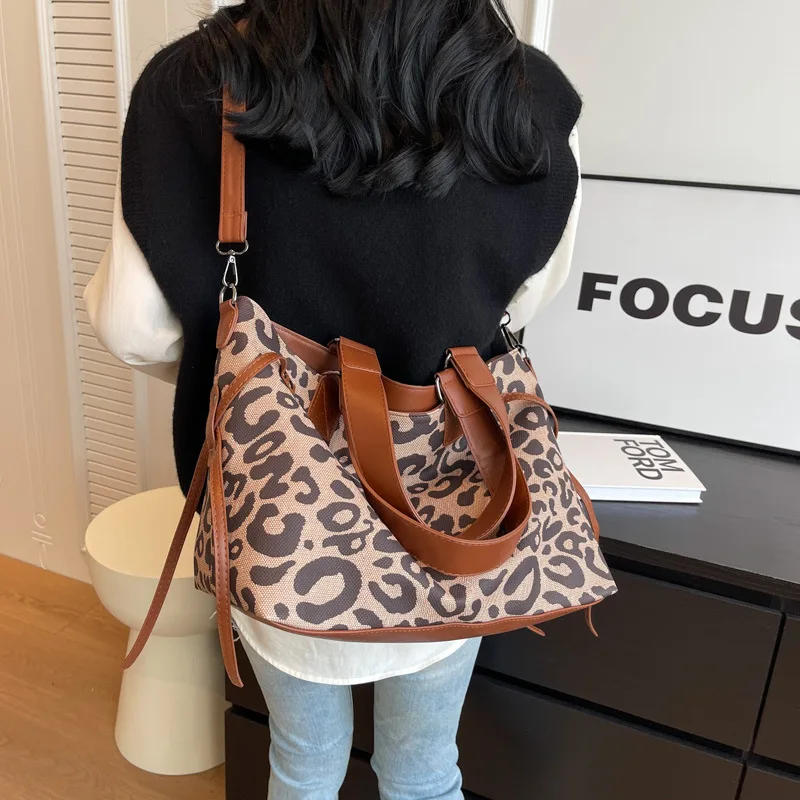 Casual 2024 New products ladies hand bags,Leopard print handbags trending metro city tote bag 2024 for women