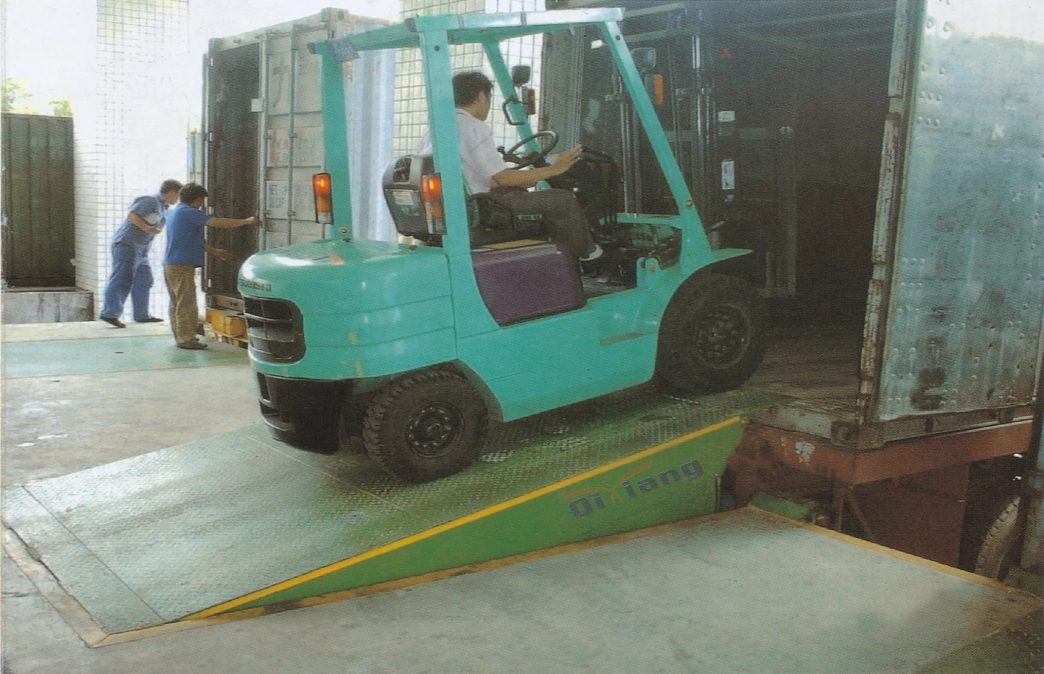 Гуанчжоу QX Высокое качество heavy duty гидравлическая уравнительная платформа для погрузочный контейнер