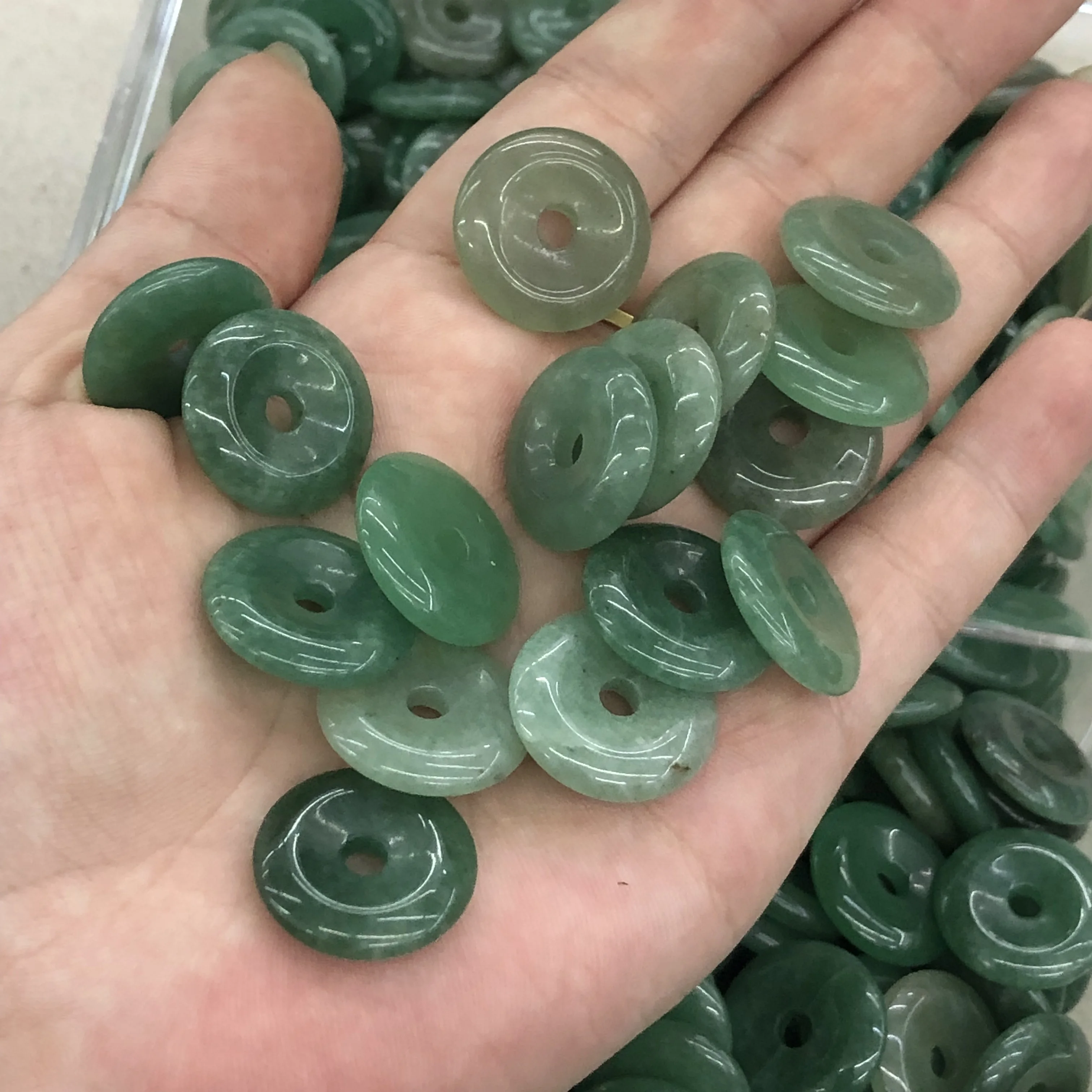 New natural stone crystal agate jade peace button 20mm doughnut nostalgia peace button pendant necklace accessories wholesale