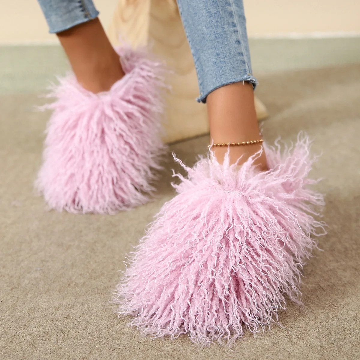 Wholesale Autumn Winter Women Fuzzy Flat Slides Fashion Luxury winter shoes Soft Fluffy Faux Mongolian Wool Fur Slippers