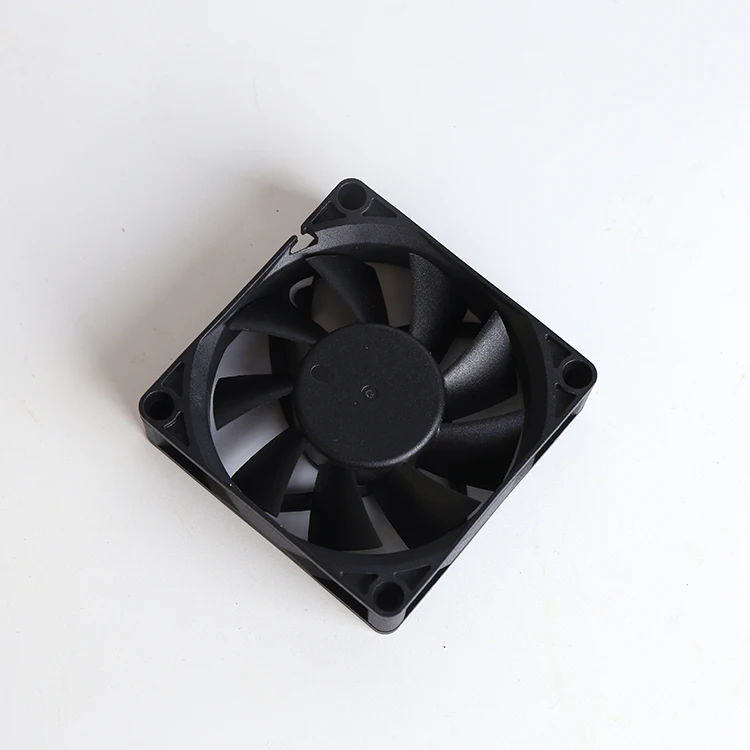 Factory Direct Sale Wholesale Customize High Quality 7020 3wire Dc Brushless Fan 12v Pwm Cpu Motor Fans Cooling