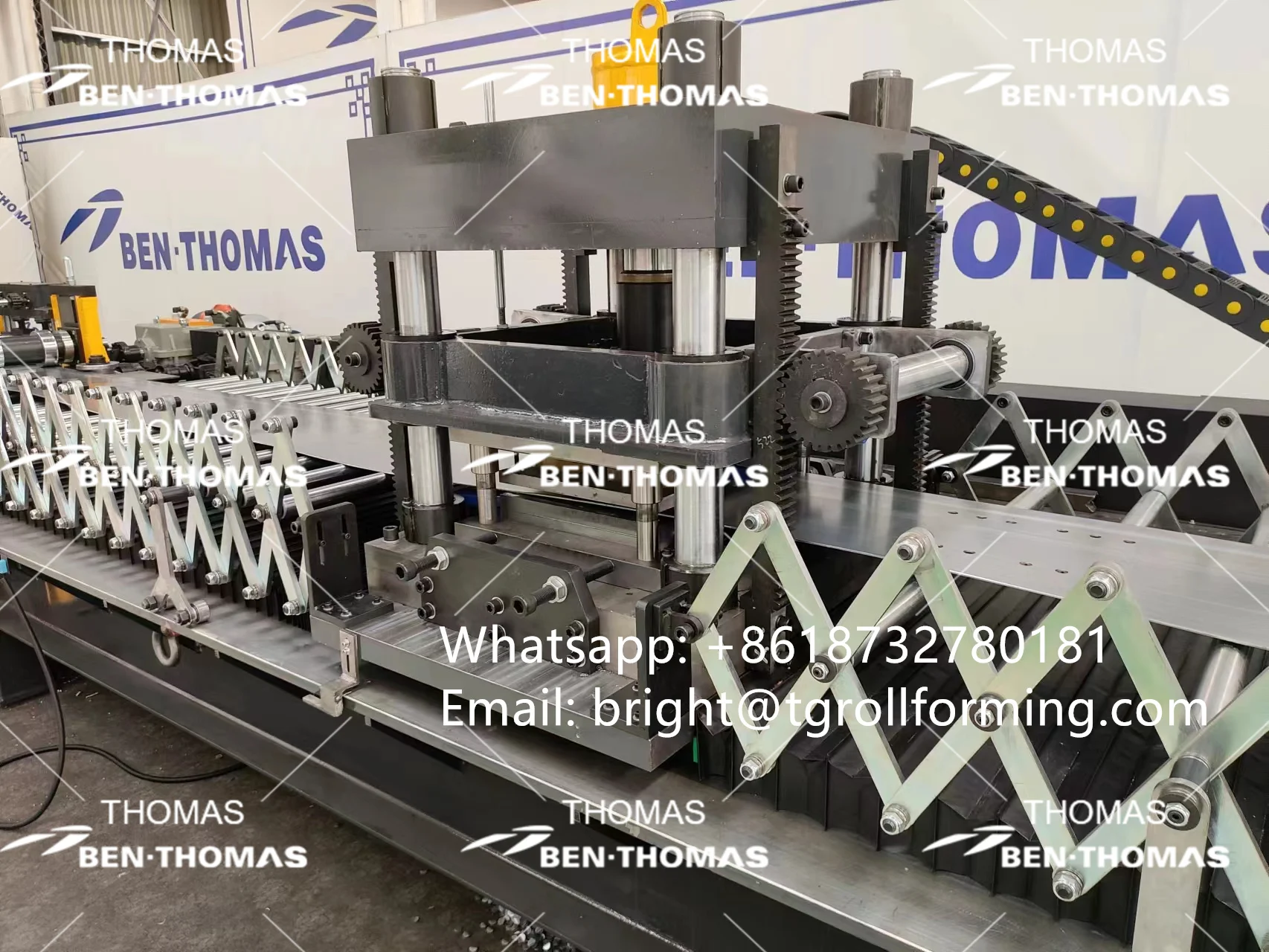 New design hihg speed steel barrier post column roll forming machine