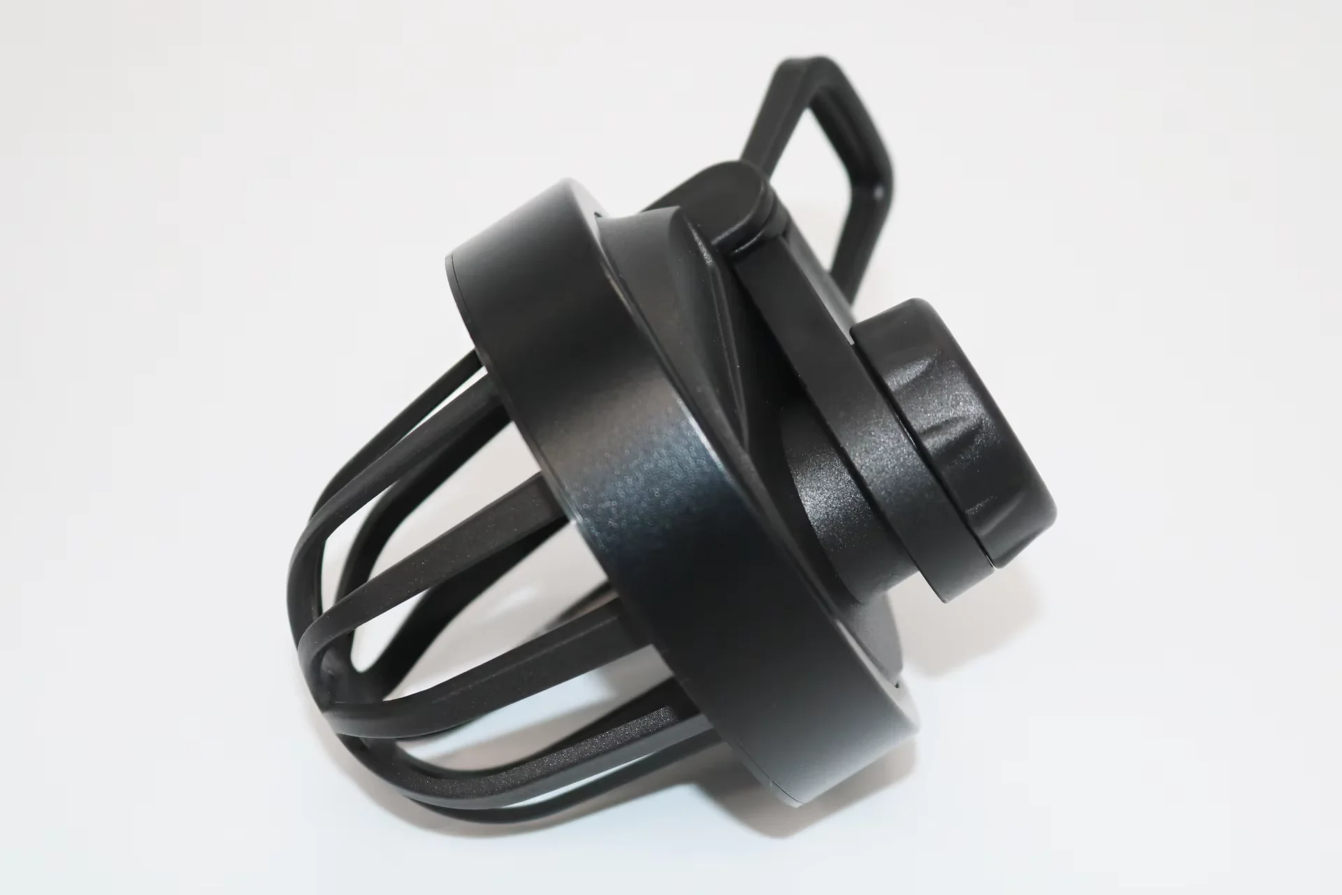 600ml Hot Sale Bottle Water Gym With New Lid Stainless Steel Protein Shaker Bottle with Strainer