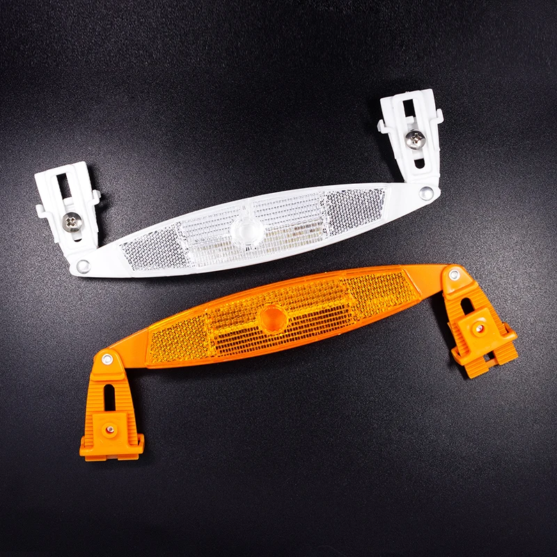 XH-B133 spoke reflectors on wheel from bike parts for safety